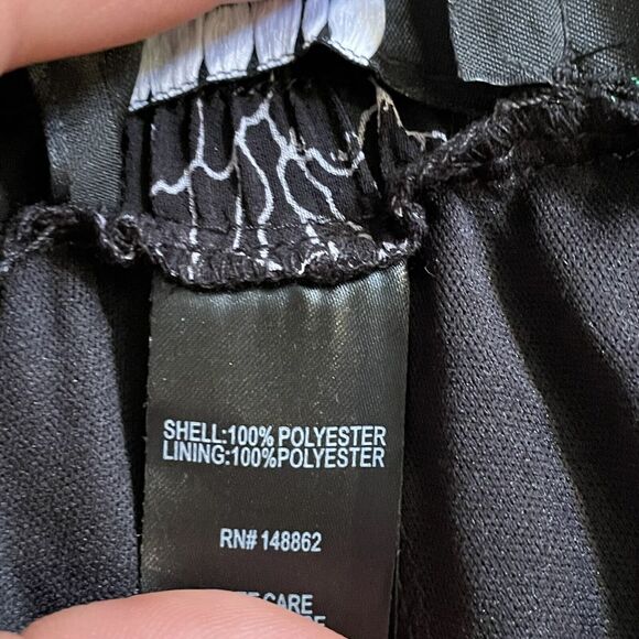 Torrid Pants Floral‎ Black Chiffon Tulip Leg Flowy womens 1 EUC Dark Floral - Picture 5 of 10